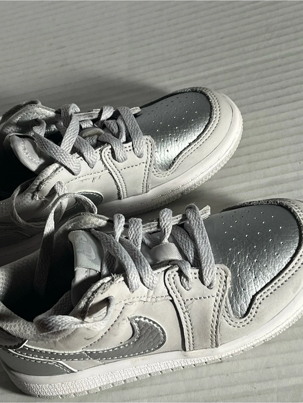 Nike size 9 children good condition